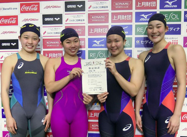 女子200mフリーリレーで、日本高校新記録を樹立したATSC.YWチーム